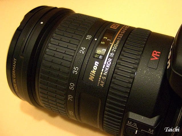 obiettivo Nikon 18-200